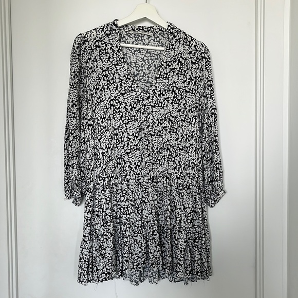 B&W Printed Dress - Picture 2 of 7